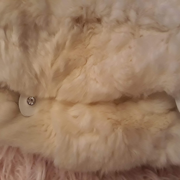 Price drop! Must go. Gorgeous paola by Pdl white fur handbag very good condition - Picture 2 of 14